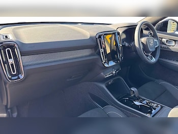 Used Volvo XC40 2025 for sale - 78140356: Photo