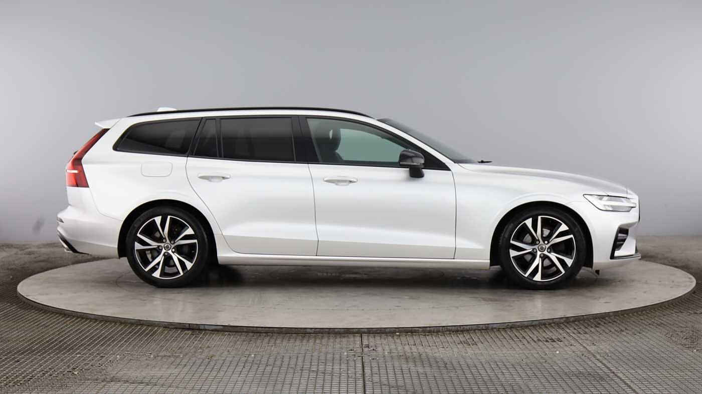 Used Volvo V60 2021 for sale - 76674428: Photo 2