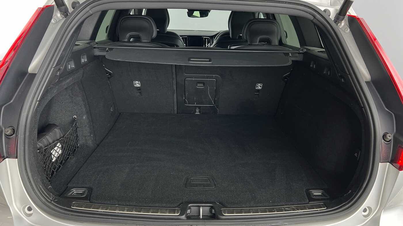 Used Volvo V60 2021 for sale - 76674428: Photo 5