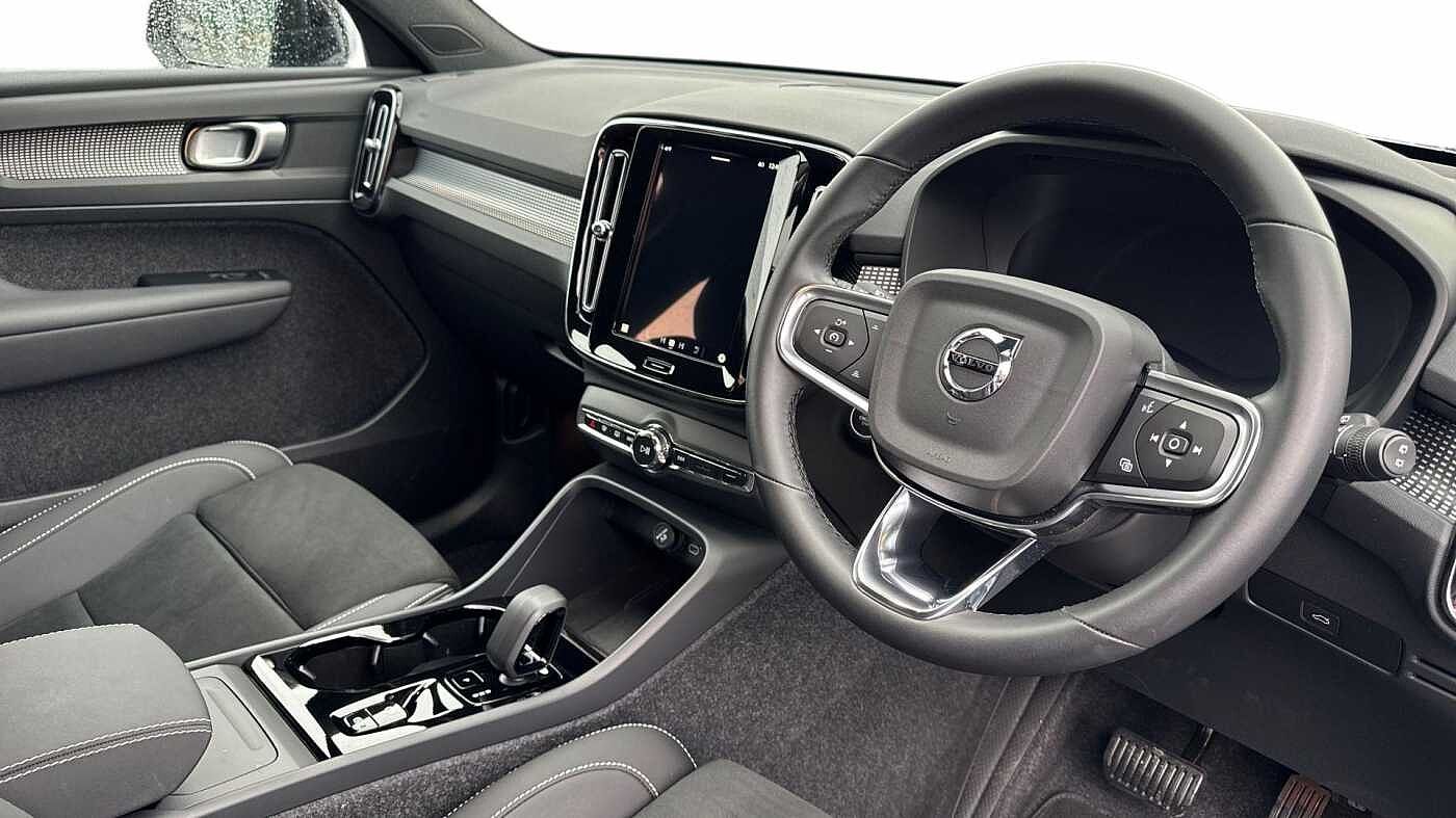 Used Volvo XC40 2025 for sale - 76679770: Photo 5