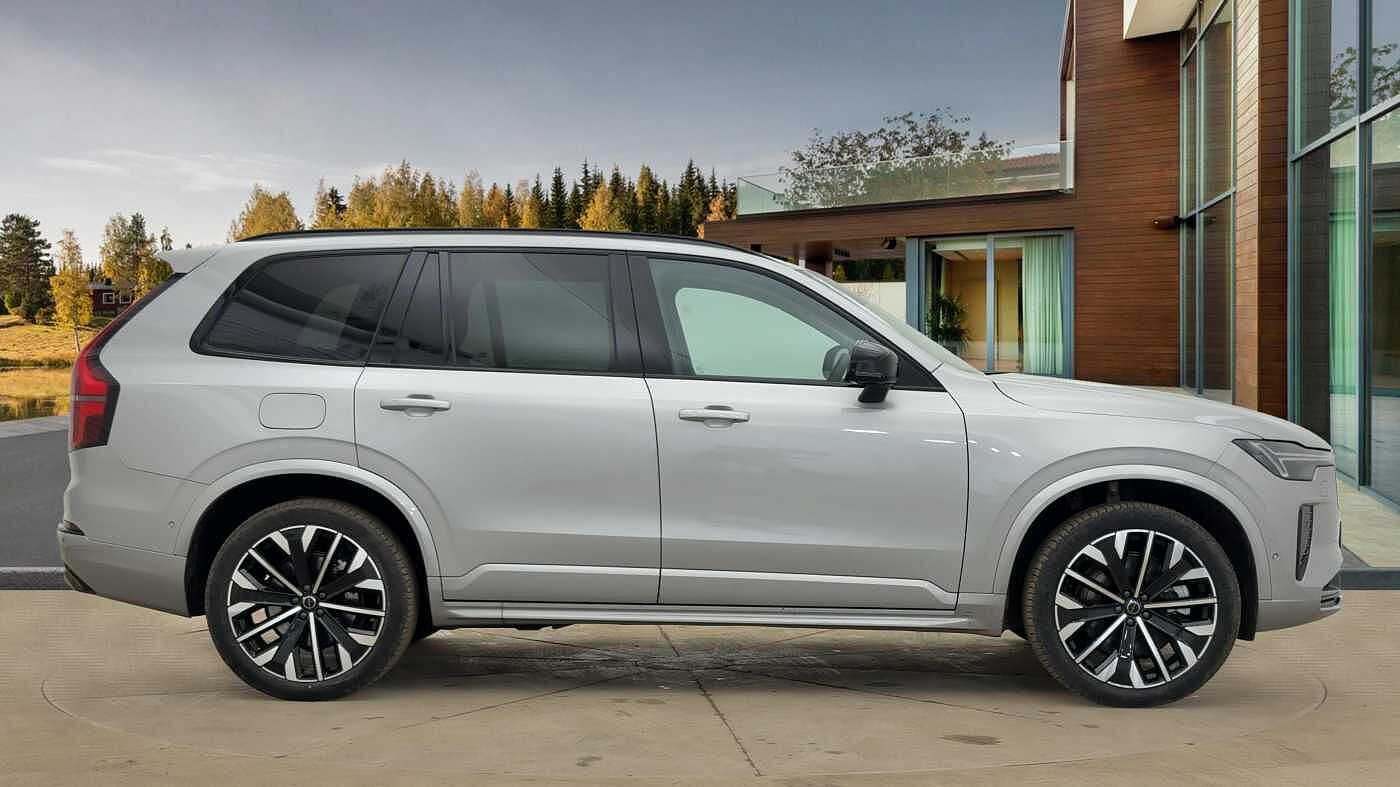 Used Volvo XC90 2025 for sale - 76916597: Photo 2