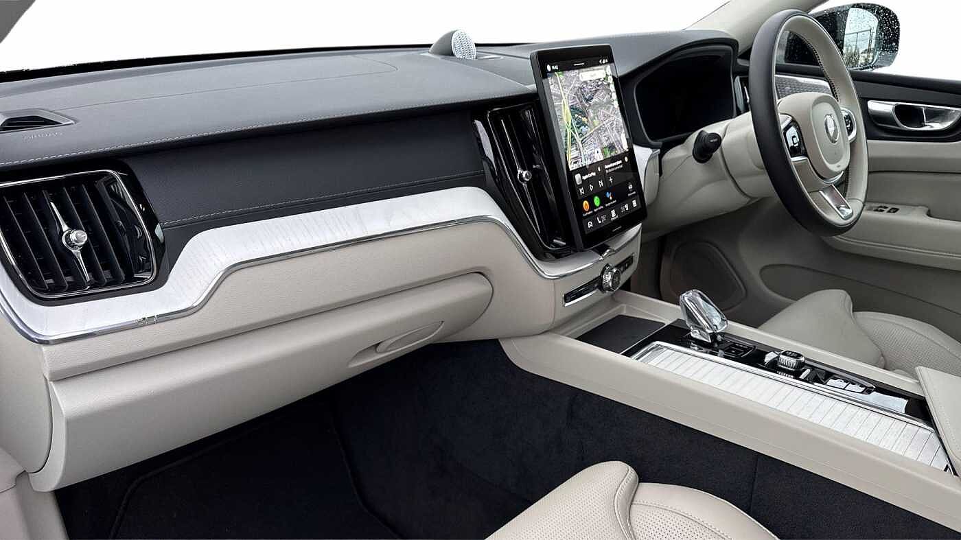 Used Volvo XC60 2025 for sale - 76679508: Photo 4