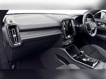 Used Volvo XC40 2023 for sale - 77601813: Photo