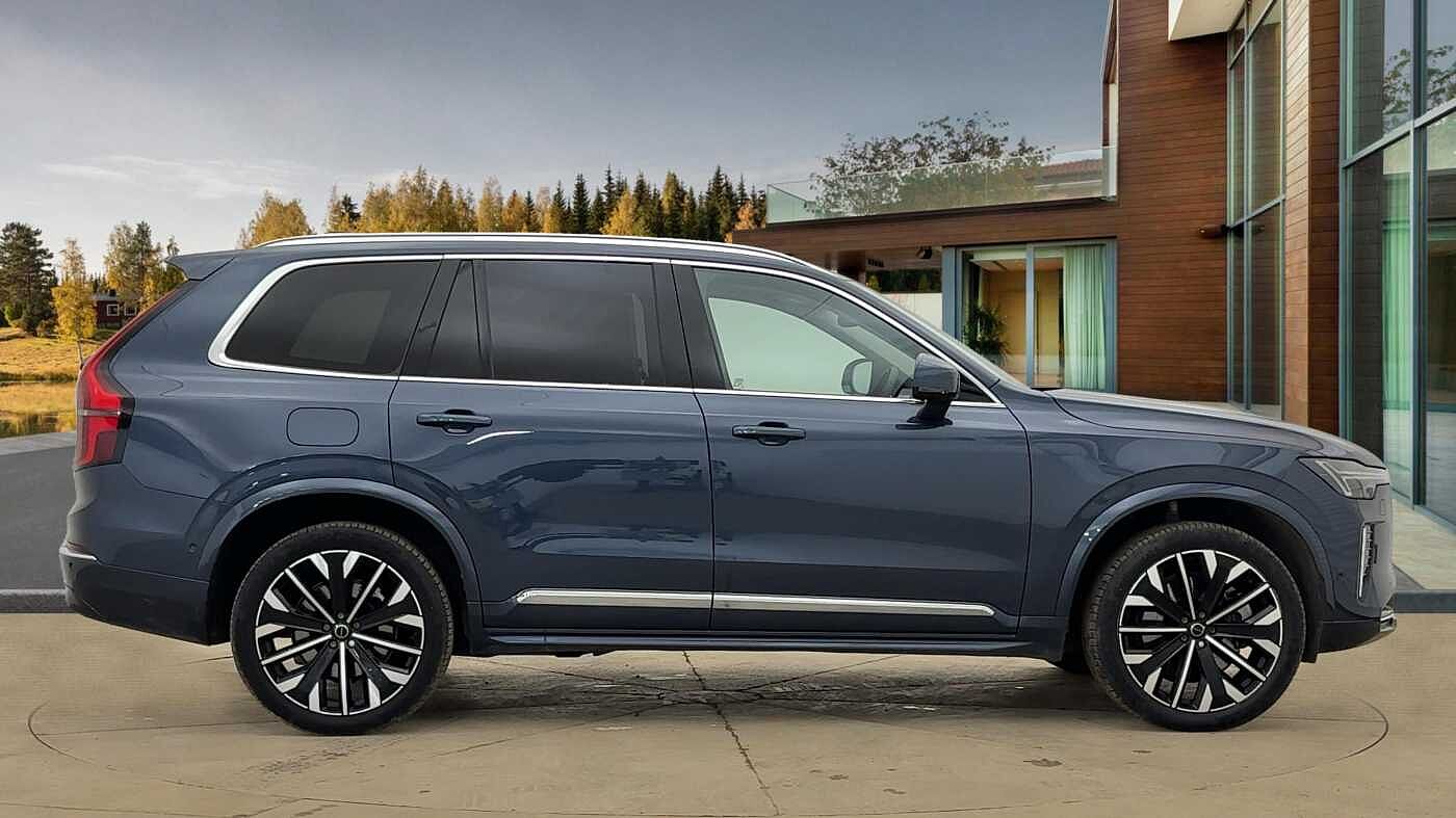 Used Volvo XC90 2025 for sale - 76891527: Photo 2