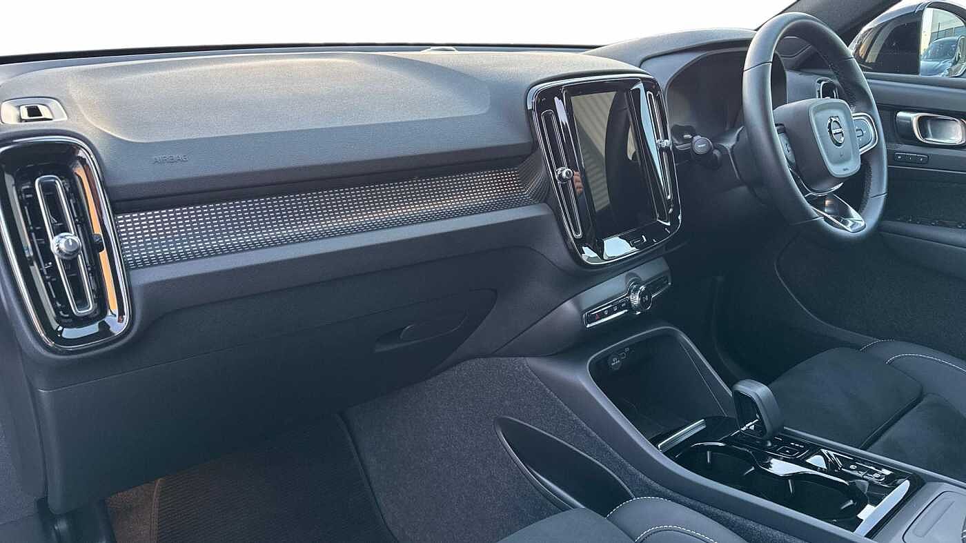 Used Volvo XC40 2023 for sale - 76676144: Photo 4