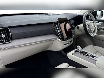 Used Volvo XC90 2025 for sale - 76679980: Photo