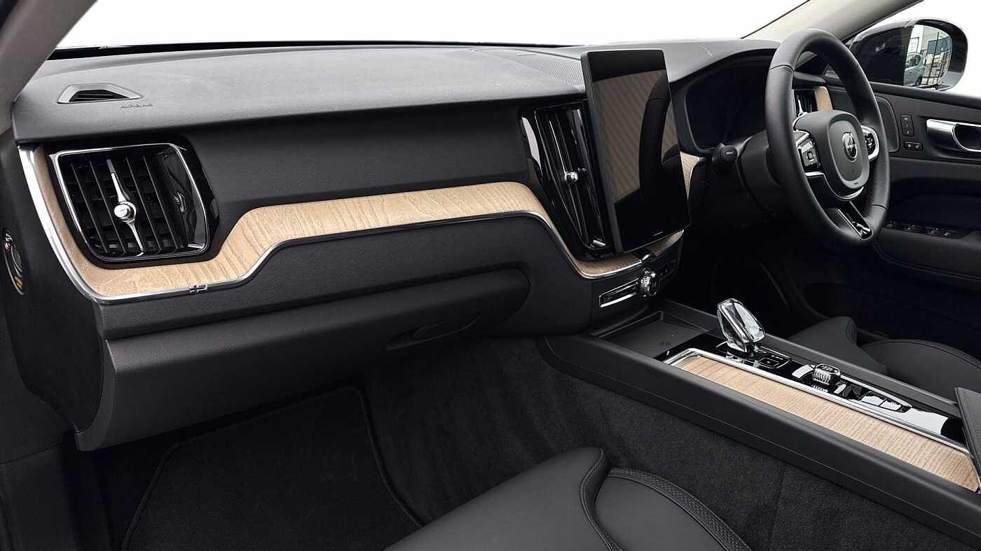 Used Volvo XC60 2025 for sale - 78140366: Photo 4