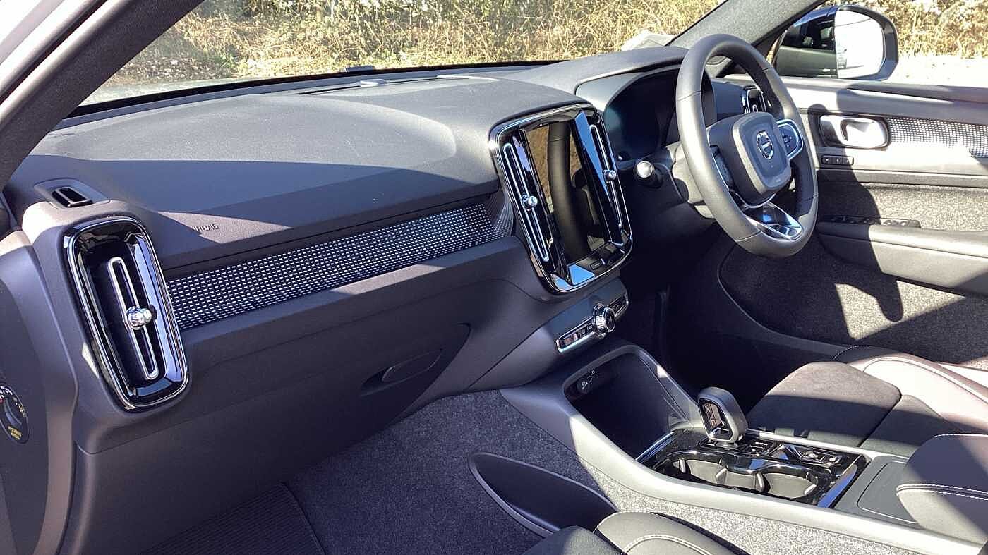 Used Volvo XC40 2025 for sale - 77334472: Photo 5