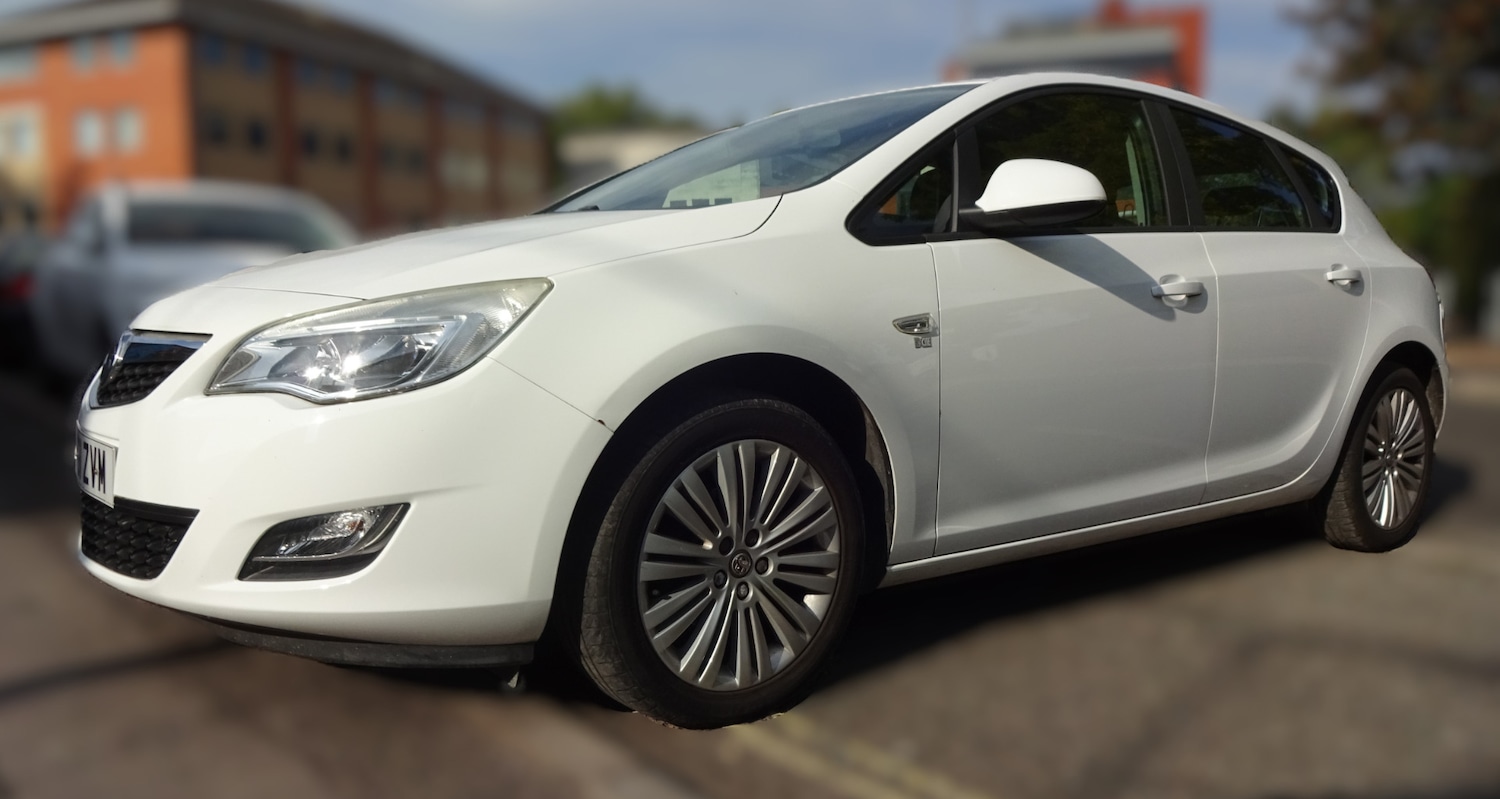 Used Vauxhall Astra 2011 for sale - 76740982: Photo 4