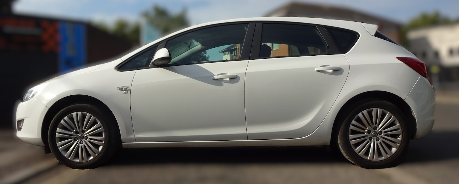 Used Vauxhall Astra 2011 for sale - 76740982: Photo 5