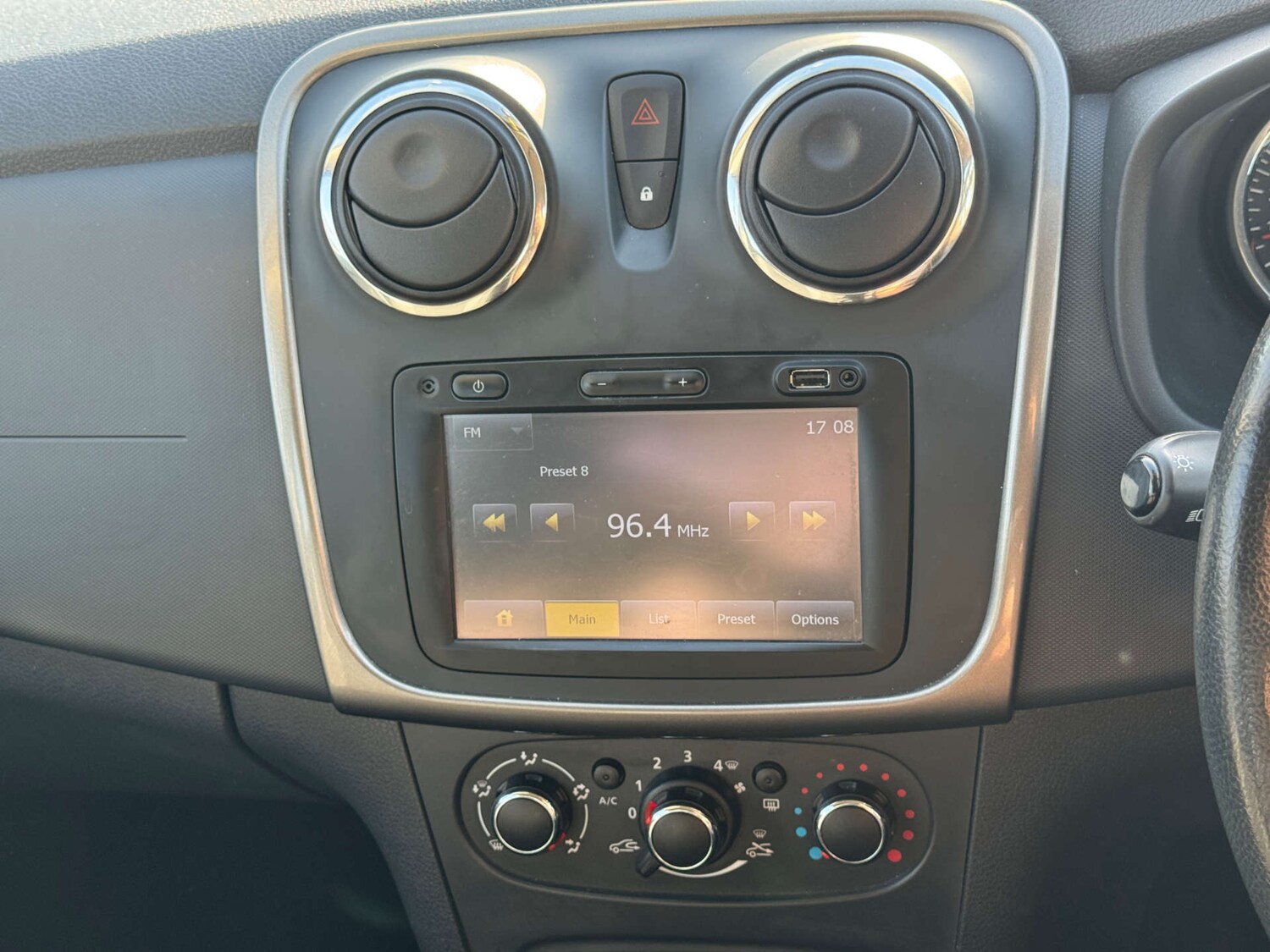 Used Dacia Sandero Stepway 2015 for sale - 78167939: Photo 12