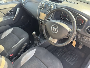 Used Dacia Sandero Stepway 2015 for sale - 78167939: Photo