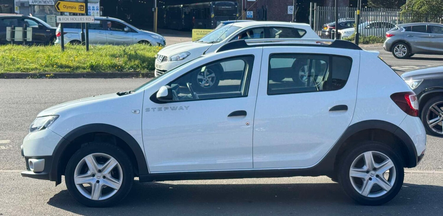 Used Dacia Sandero Stepway 2015 for sale - 78167939: Photo 9