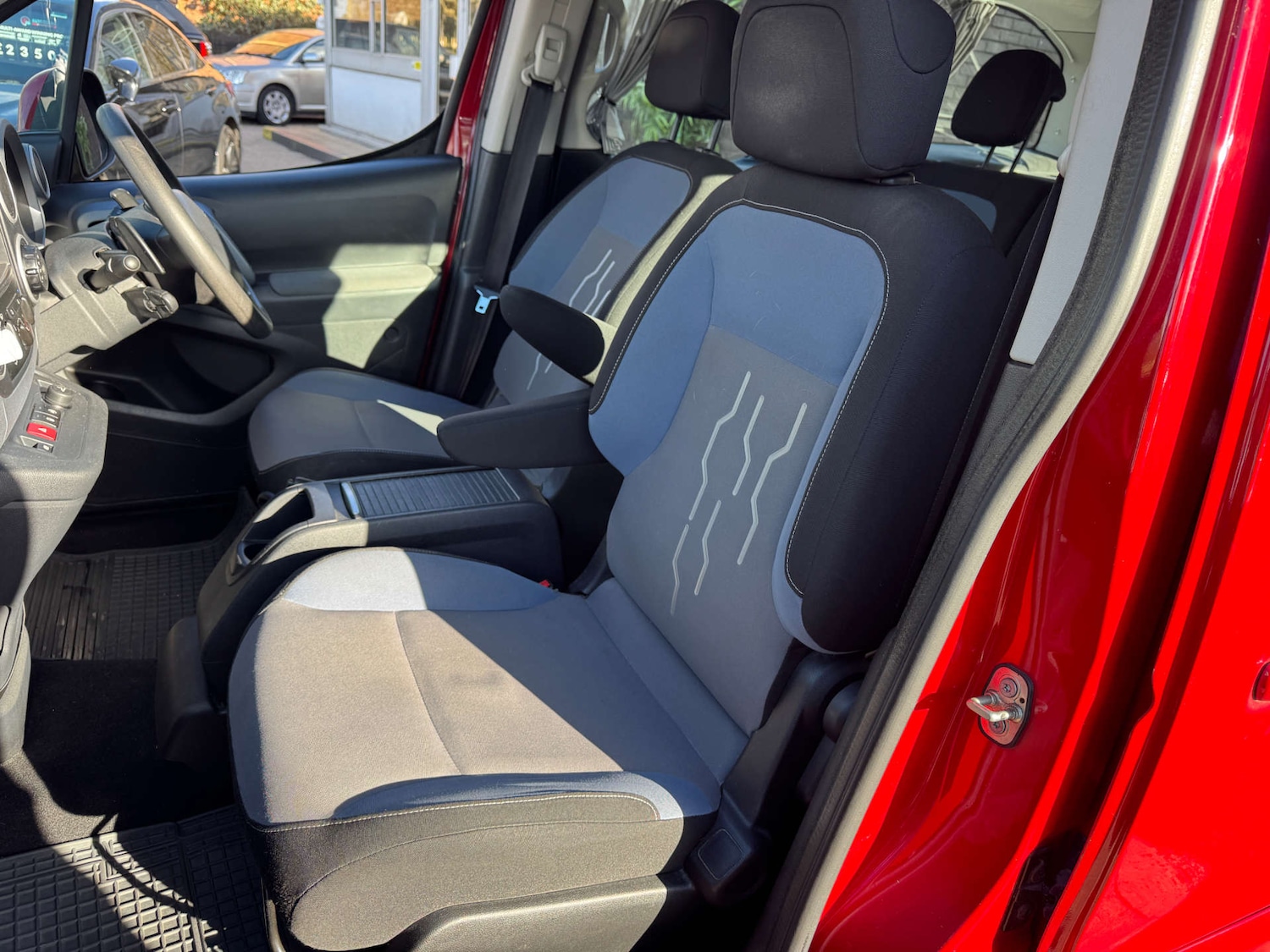 Used Peugeot Partner Tepee 2012 for sale - 77705771: Photo 17