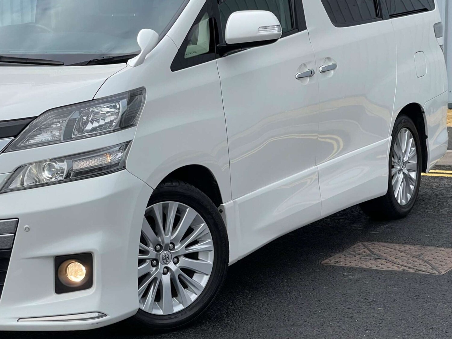 Used Toyota Vellfire 2023 for sale - 77607866: Photo 35