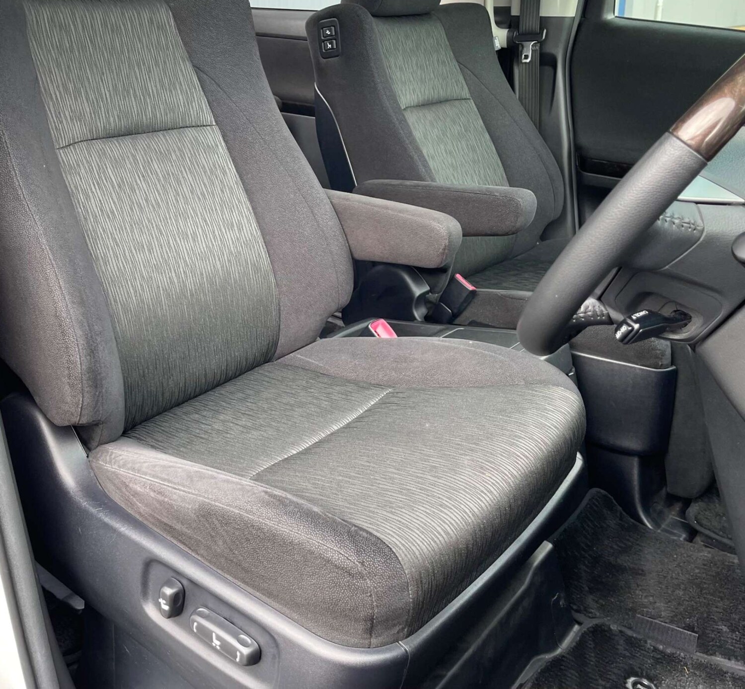 Used Toyota Vellfire 2023 for sale - 77607866: Photo 50