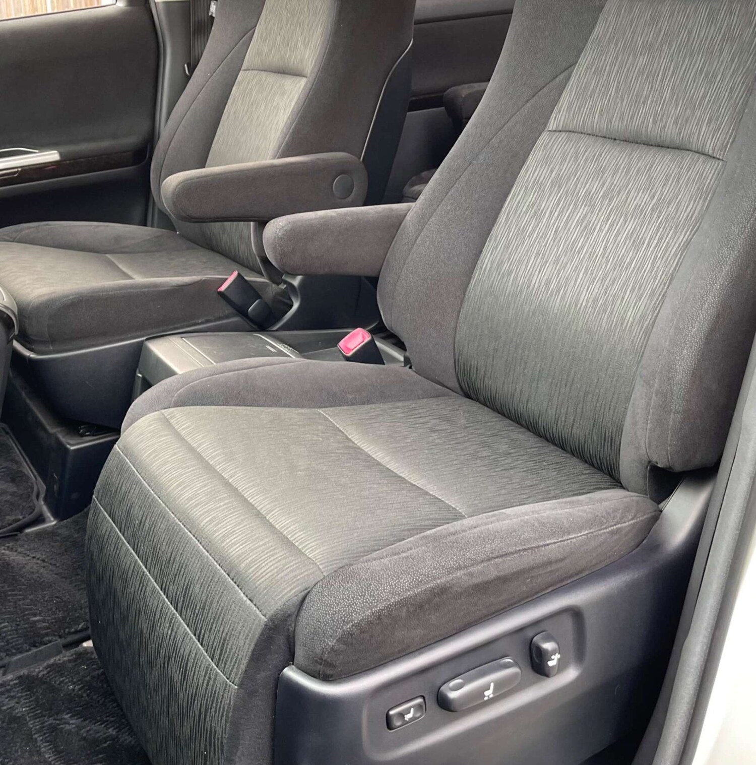 Used Toyota Vellfire 2023 for sale - 77607866: Photo 52