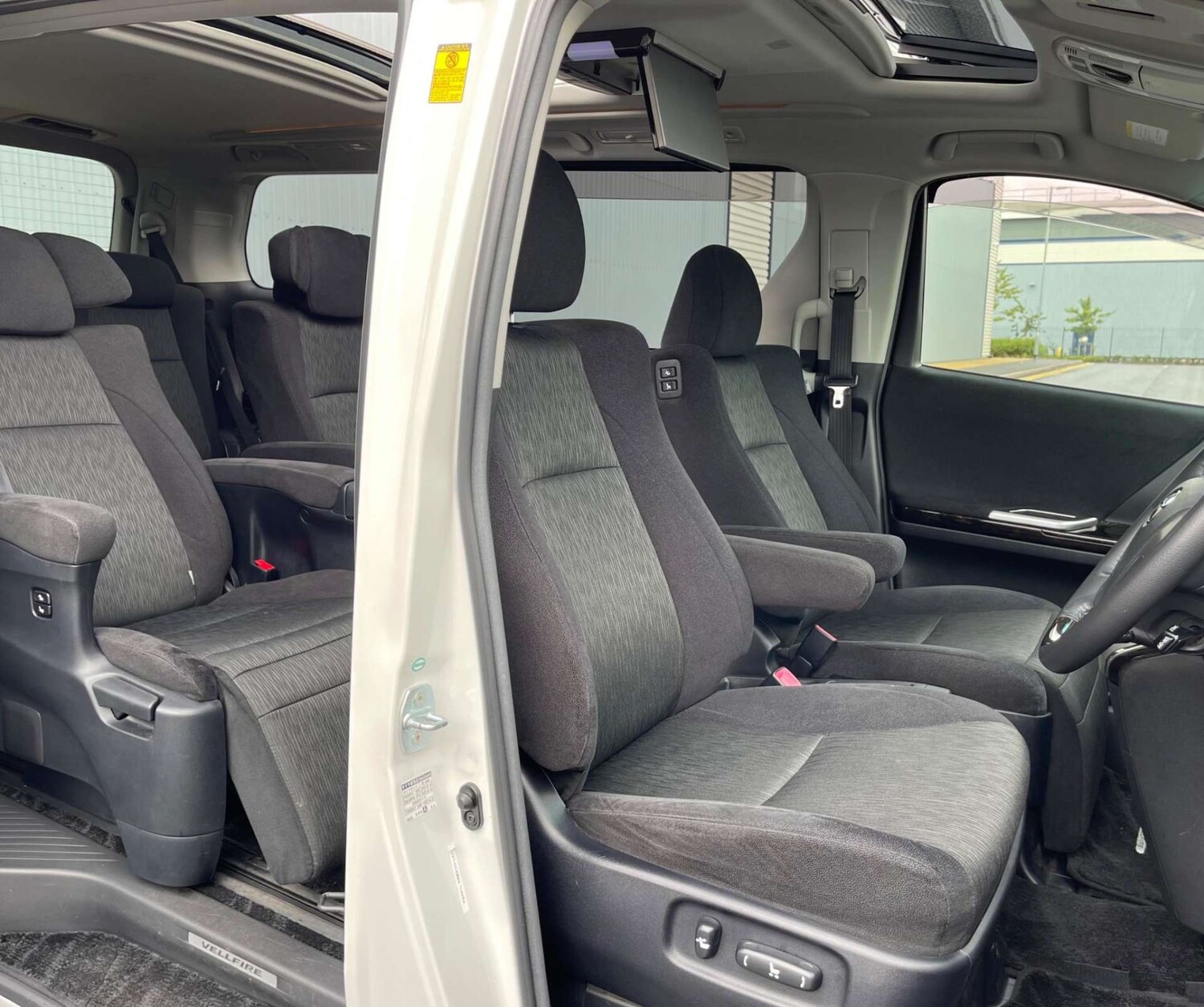 Used Toyota Vellfire 2023 for sale - 77607866: Photo 55