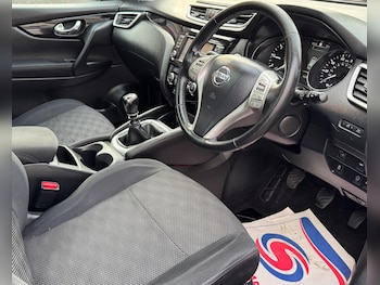 Used Nissan Qashqai 2016 for sale - 76251030: Photo 2