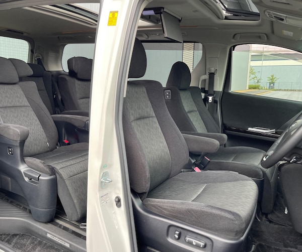 Used Toyota Vellfire 2023 for sale - 74799153: Photo 55