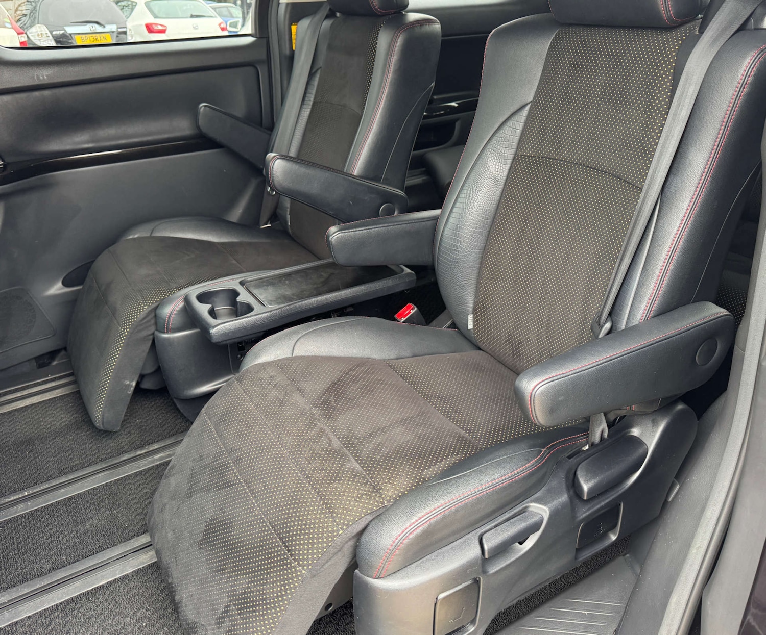 Used Toyota Vellfire 2026 for sale - 77781049: Photo 2