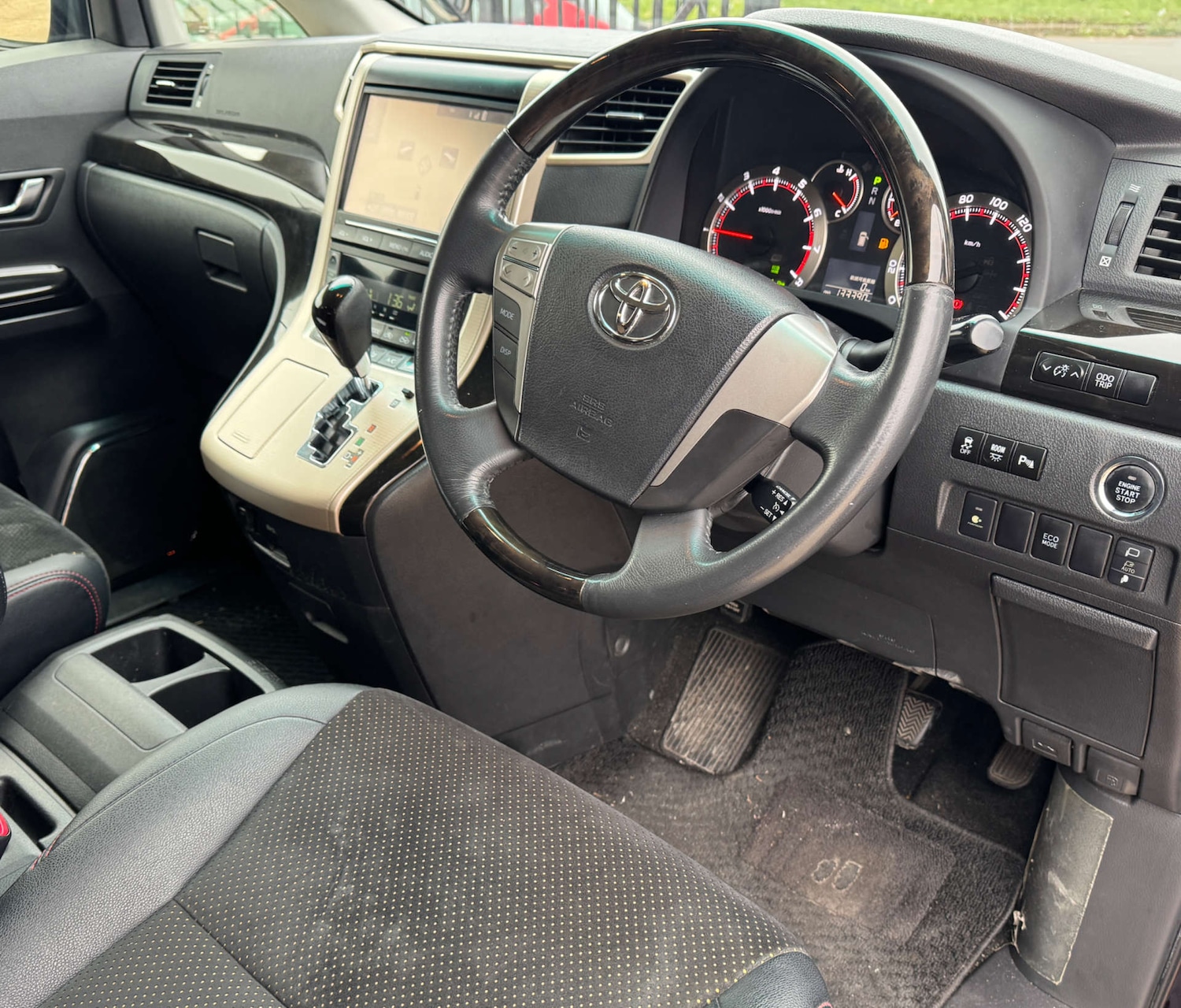 Used Toyota Vellfire 2026 for sale - 77781049: Photo 4