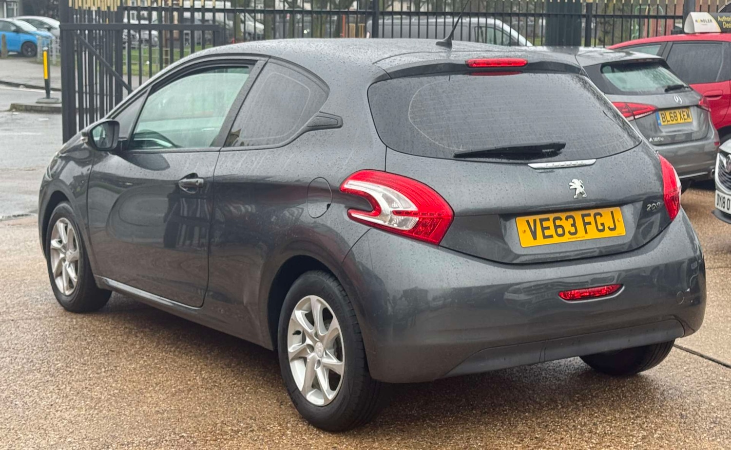 Used Peugeot 208 2014 for sale - 77607896: Photo 12