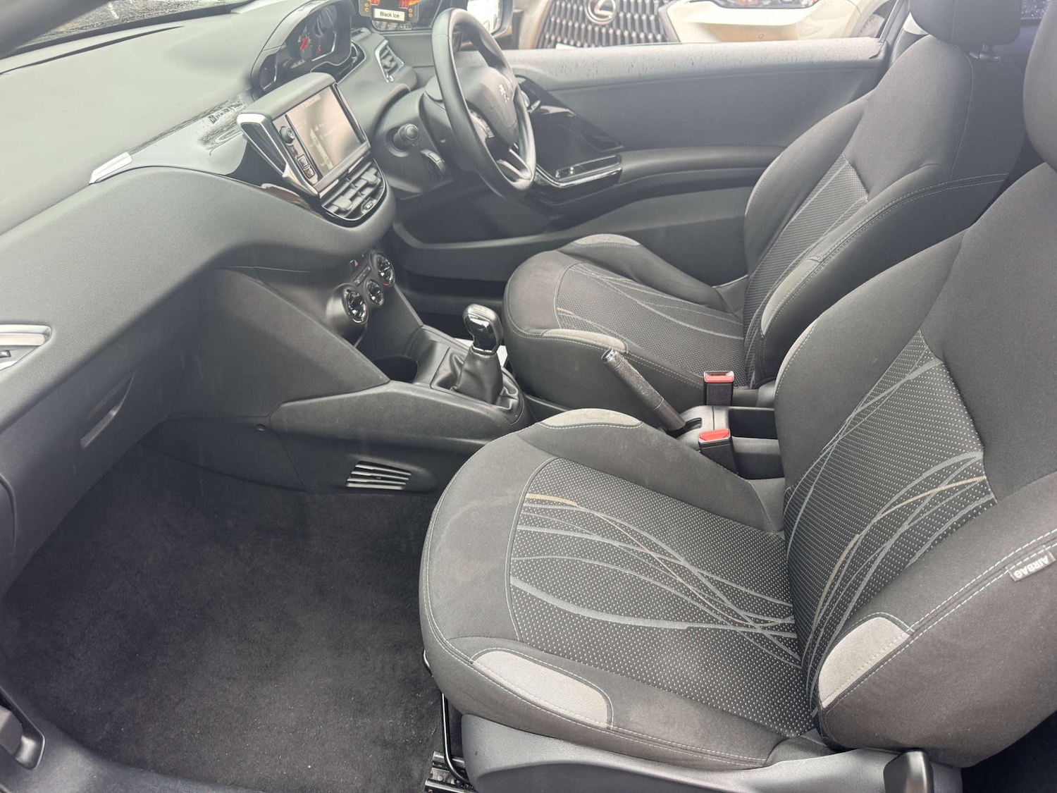 Used Peugeot 208 2014 for sale - 77607896: Photo 2