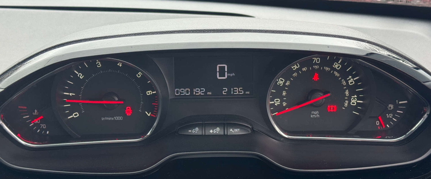 Used Peugeot 208 2014 for sale - 77607896: Photo 22