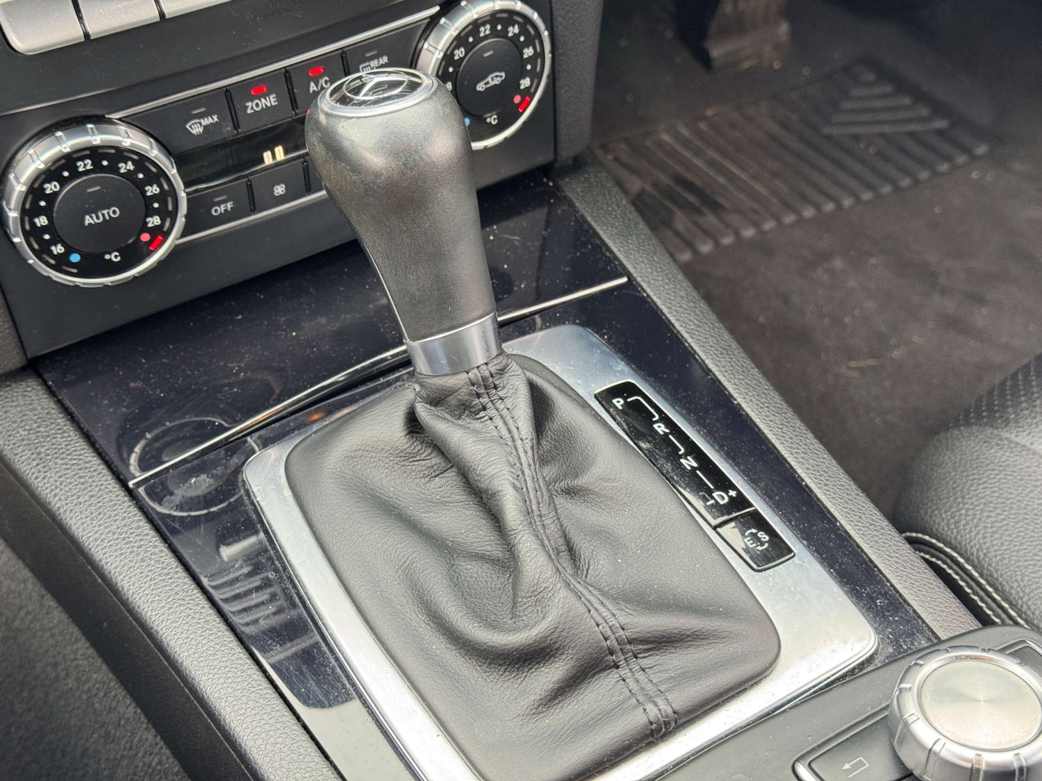 Used Mercedes-Benz C Class 2012 for sale - 77607901: Photo 25