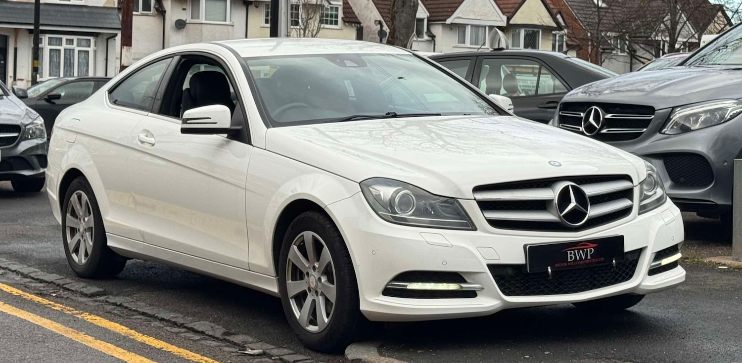 Used Mercedes-Benz C Class 2012 for sale - 77607901: Photo 4