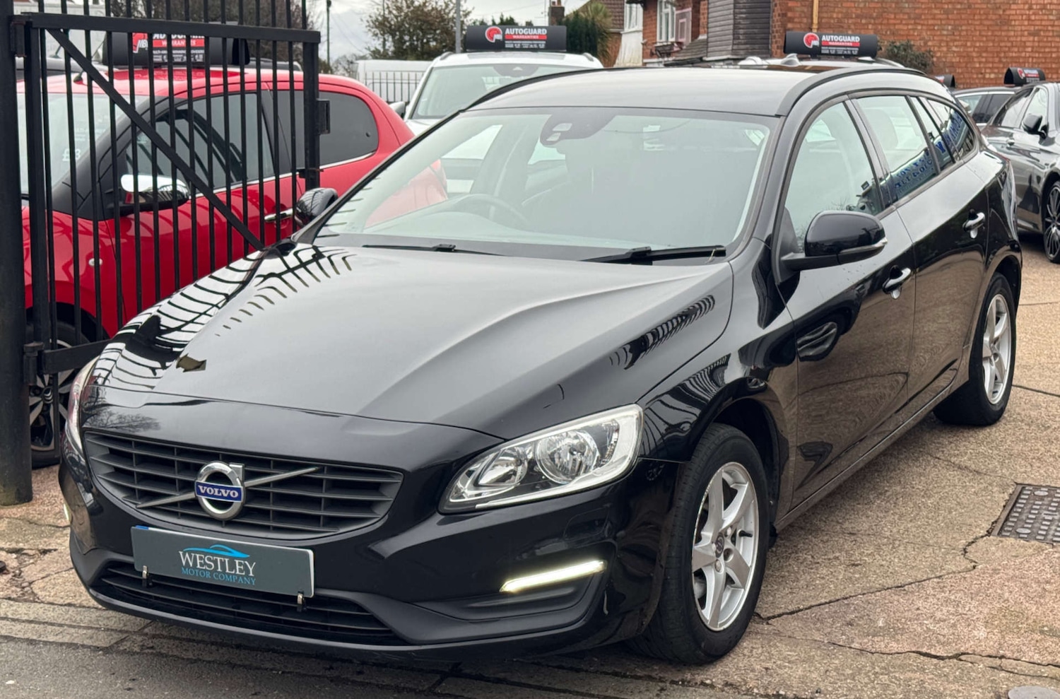 Used Volvo V60 2016 for sale - 77607898: Photo 10