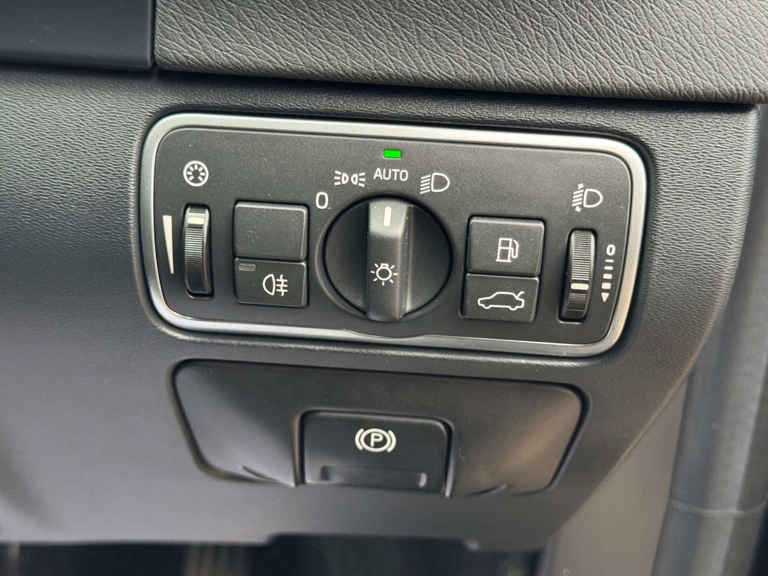 Used Volvo V60 2016 for sale - 77607898: Photo 22