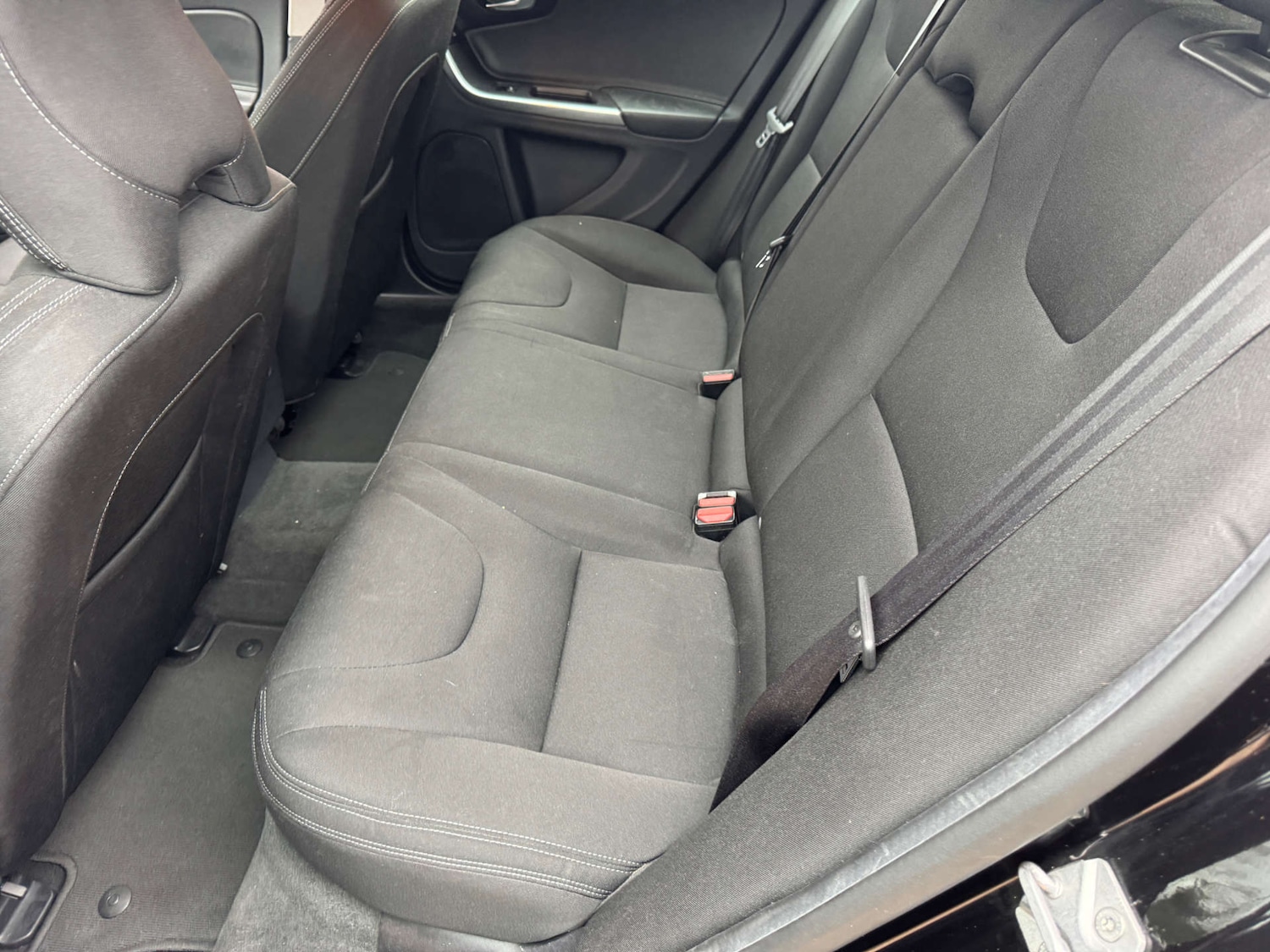 Used Volvo V60 2016 for sale - 77607898: Photo 24