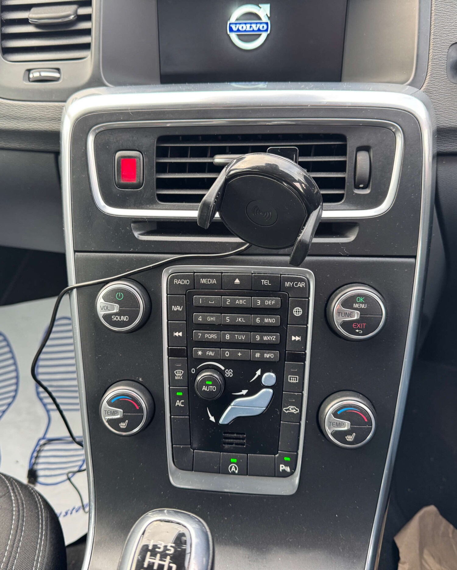 Used Volvo V60 2016 for sale - 77607898: Photo 8