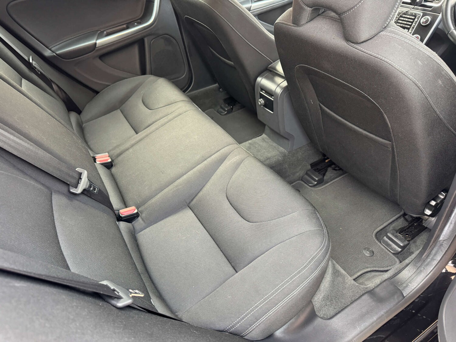 Used Volvo V60 2016 for sale - 77607898: Photo 9