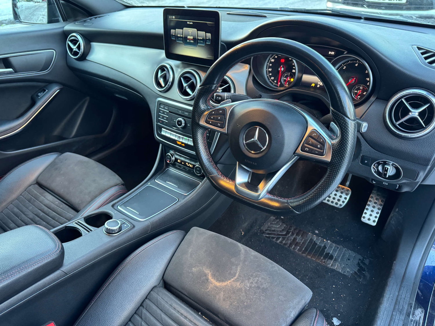 Used Mercedes-Benz CLA 2017 for sale - 77607893: Photo 2