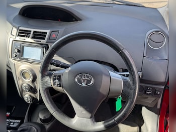 Used Toyota Yaris 2011 for sale - 77781041: Photo