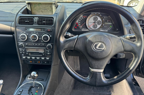 Used Lexus IS 2005 for sale - 76259304: Photo 2