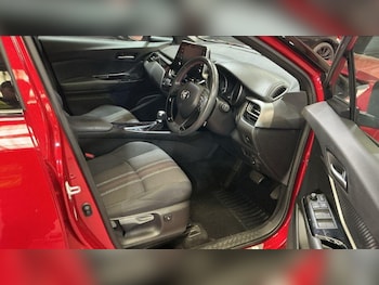 Used Toyota C-HR 2021 for sale - 75613979: Photo
