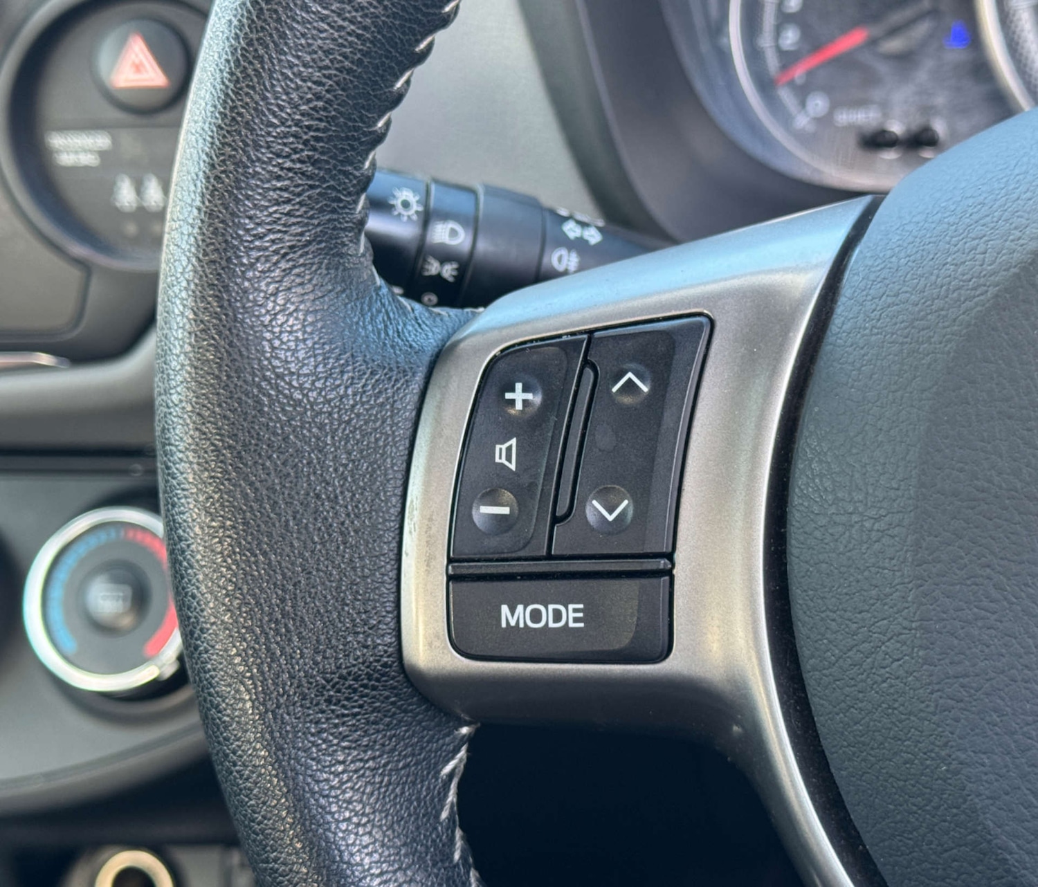 Used Toyota Yaris 2015 for sale - 77813604: Photo 5