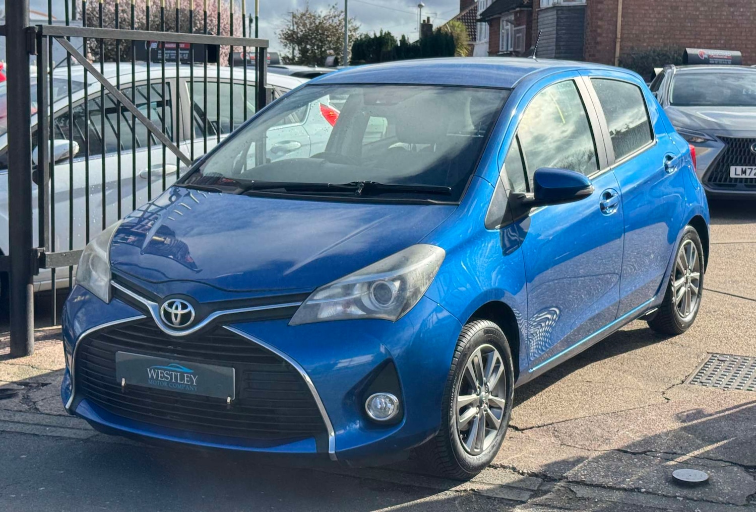 Used Toyota Yaris 2015 for sale - 77813604: Photo 8