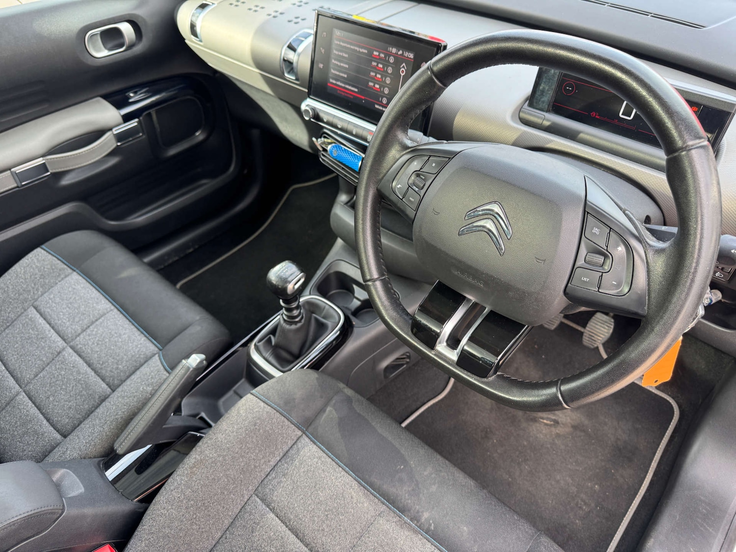 Used Citroen C4 Cactus 2019 for sale - 77975410: Photo 2