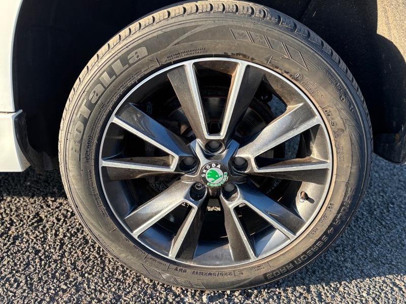 Used Skoda Yeti 2015 for sale - 76686909: Photo 16