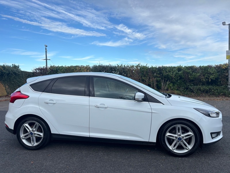 Used Ford Focus 2015 for sale - 76570793: Photo 4
