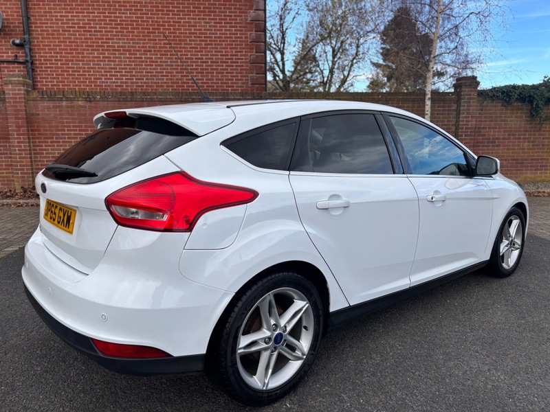 Used Ford Focus 2015 for sale - 76570793: Photo 5