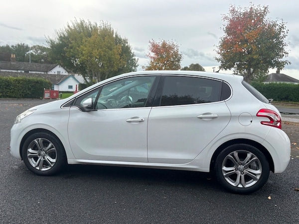 Used Peugeot 208 2014 for sale - 76023492: Photo 10