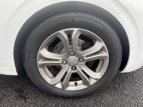 Used Peugeot 208 2014 for sale - 76023492: Photo 11