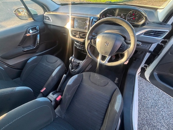 Used Peugeot 208 2014 for sale - 76023492: Photo 13