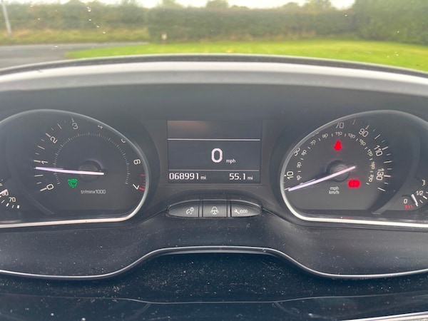 Used Peugeot 208 2014 for sale - 76023492: Photo 17